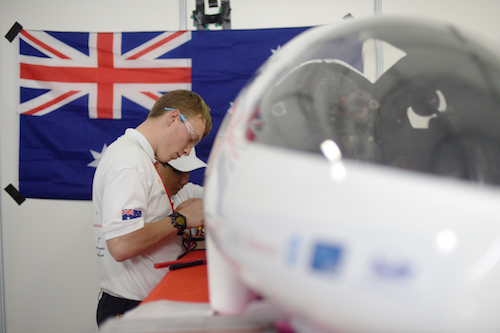 Shell Incharge fixing car Shell Incharge fixing car